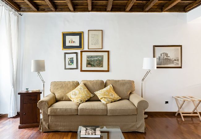 Appartamento a Roma - Diana-Spanish Steps · Updated Historical Apartment Appartamento a Roma - Diana-Spanish Steps · Updated Historical Apartment