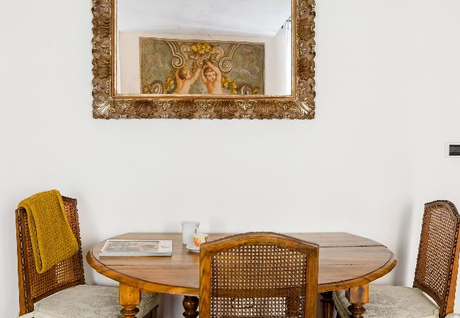 Appartamento a Roma - Diana-Spanish Steps · Updated Historical Apartment Appartamento a Roma - Diana-Spanish Steps · Updated Historical Apartment