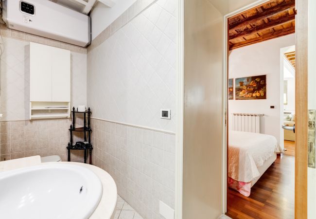 Appartamento a Roma - Diana-Spanish Steps · Updated Historical Apartment Appartamento a Roma - Diana-Spanish Steps · Updated Historical Apartment