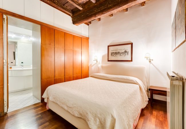 Appartamento a Roma - Diana-Spanish Steps · Updated Historical Apartment Appartamento a Roma - Diana-Spanish Steps · Updated Historical Apartment