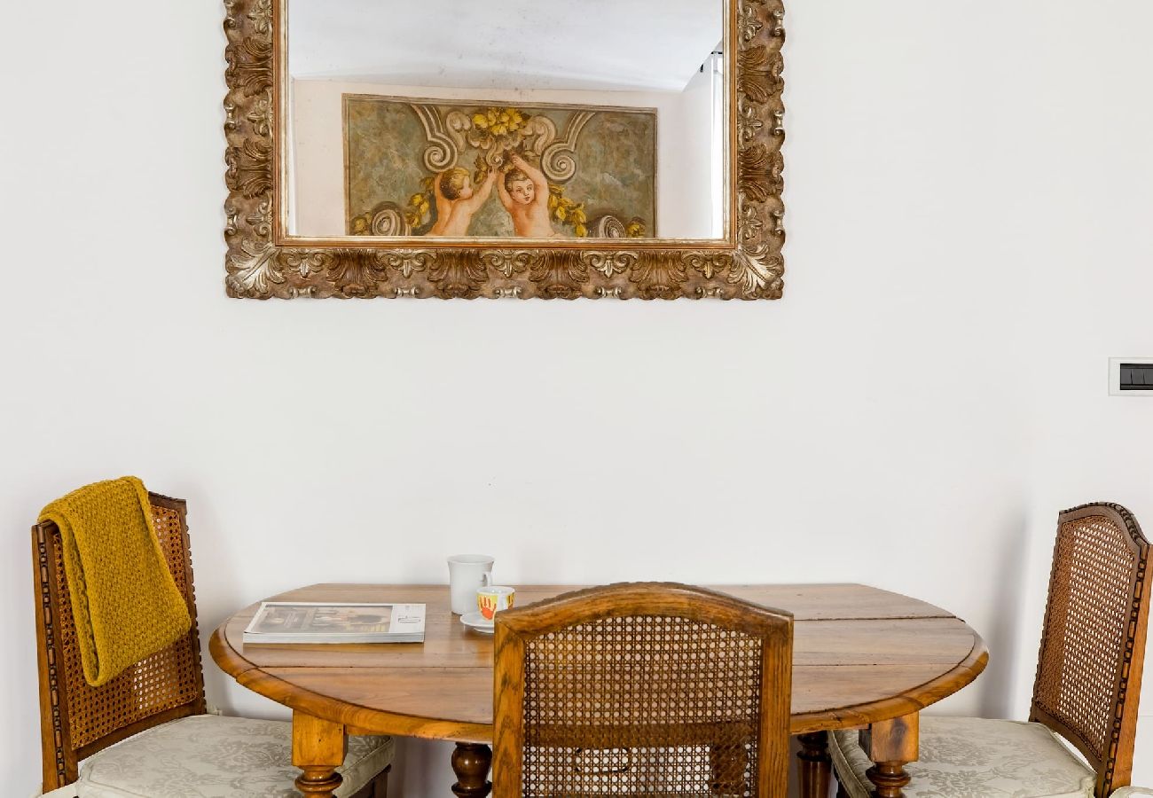 Appartamento a Roma - Diana-Spanish Steps · Updated Historical Apartment