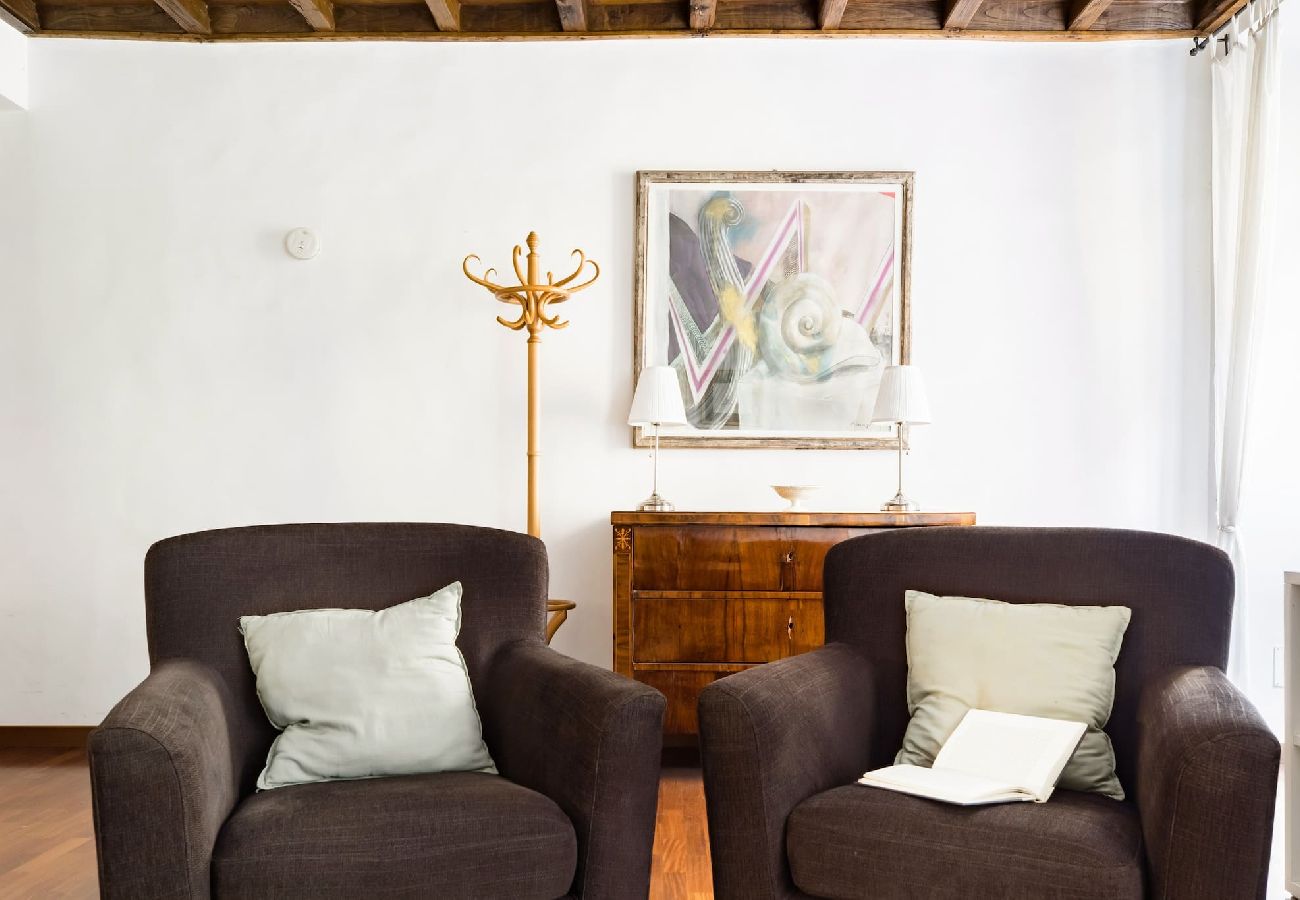 Appartamento a Roma - Diana-Spanish Steps · Updated Historical Apartment