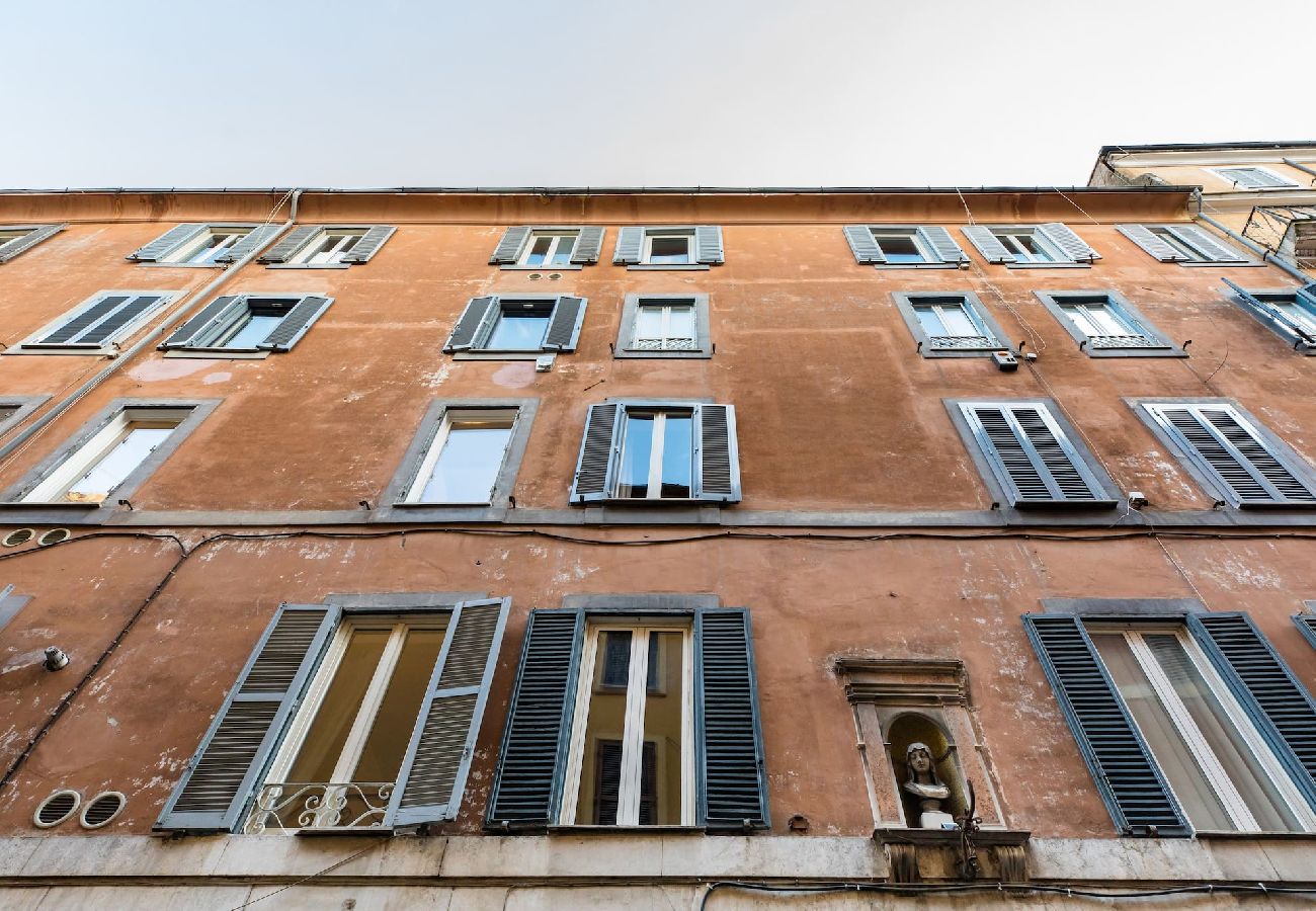 Appartamento a Roma - Diana-Spanish Steps · Updated Historical Apartment