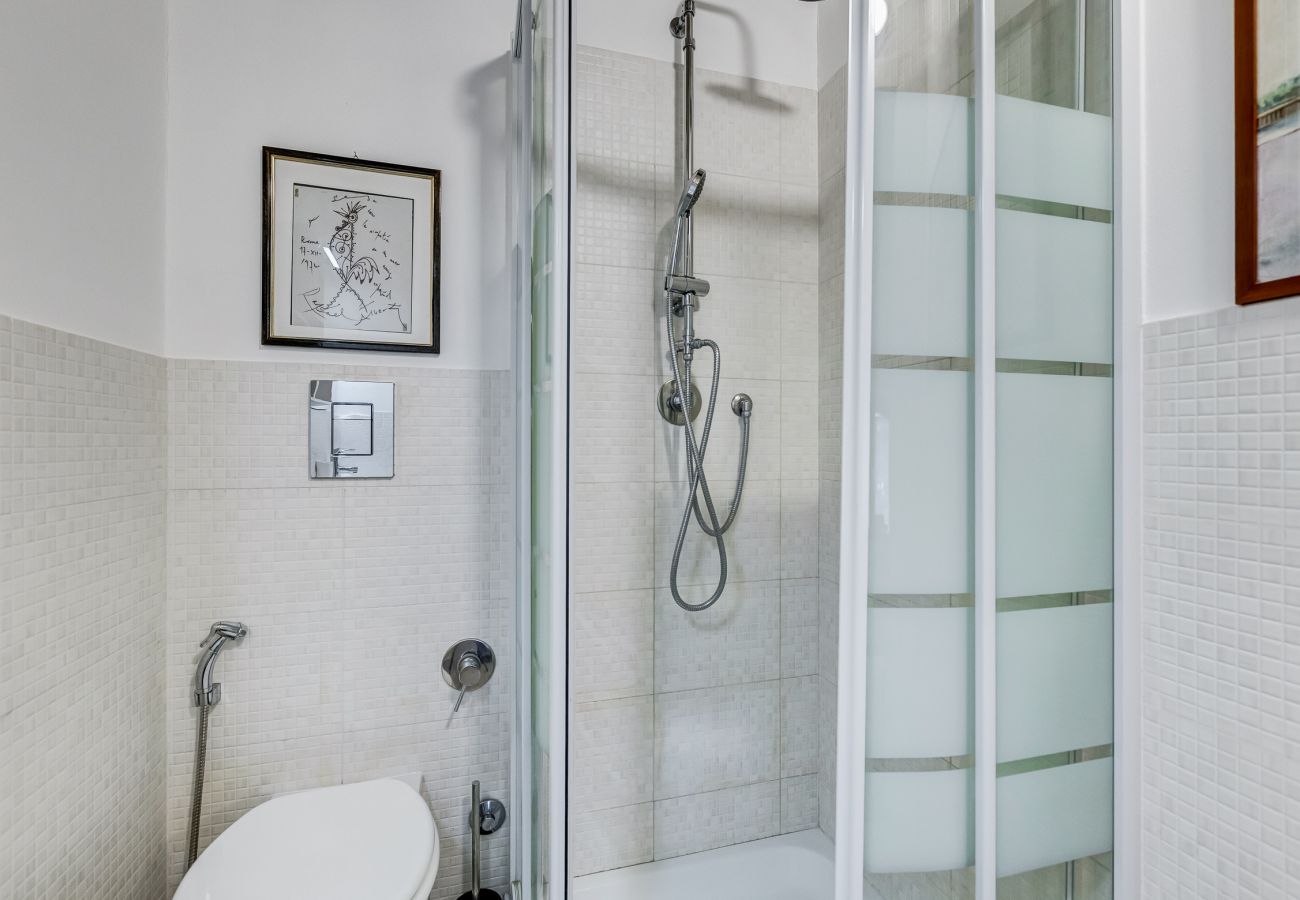 Appartamento a Roma - Charming Apartment with Garden, Parking & Metro