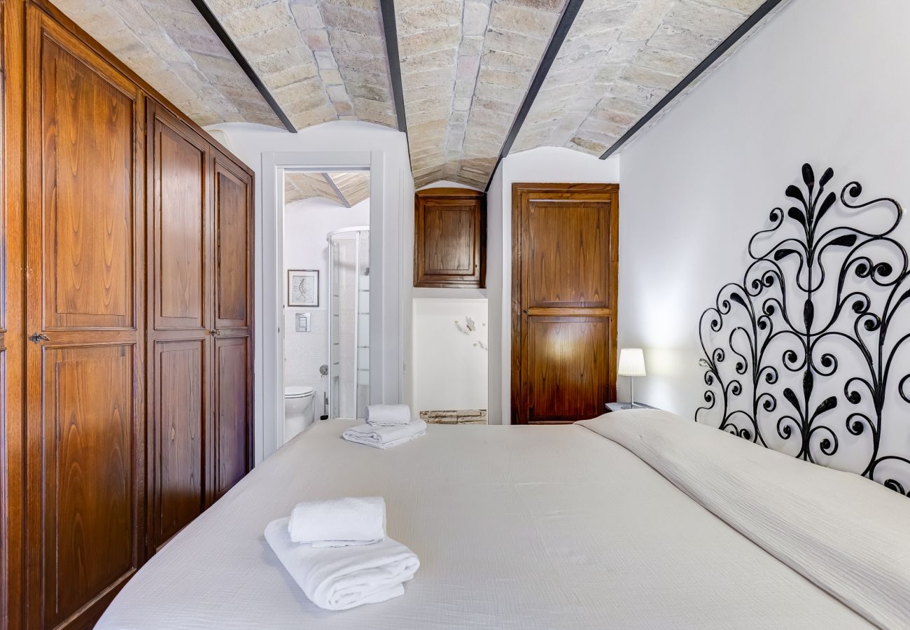 Appartamento a Roma - Charming Apartment with Garden, Parking & Metro