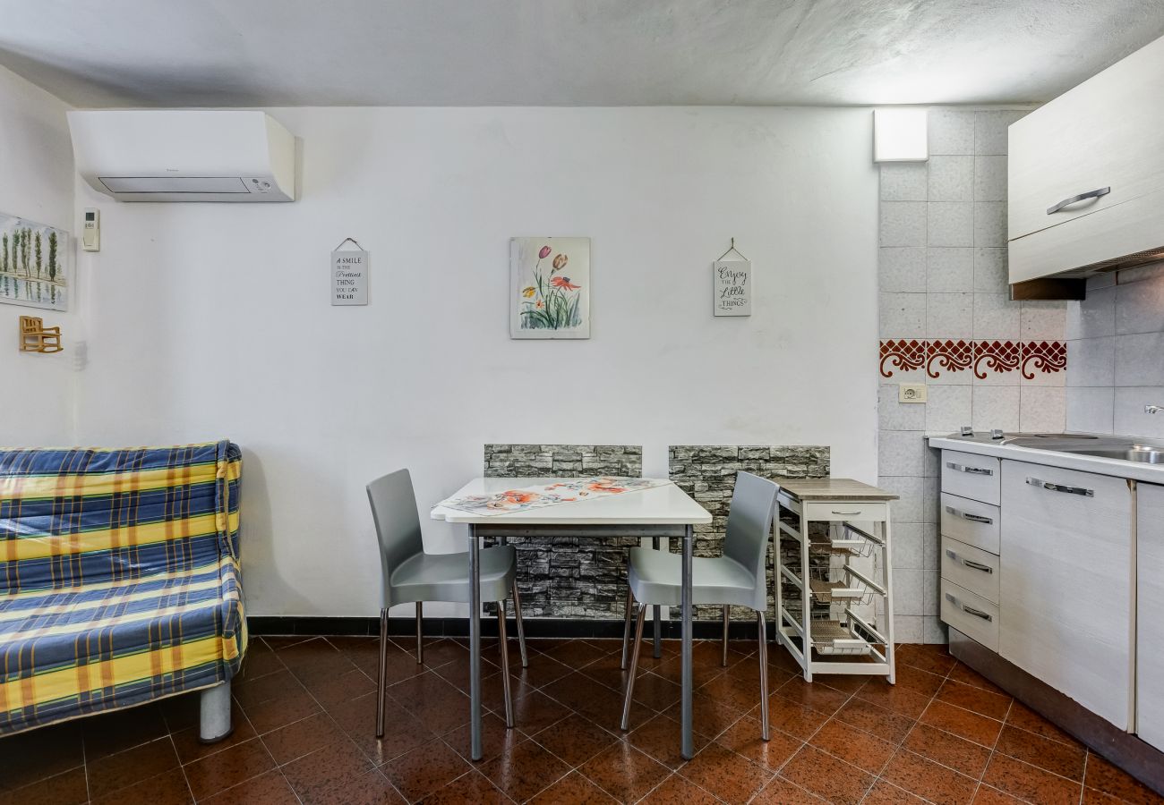 Appartamento a Roma - Charming Apartment with Garden, Parking & Metro