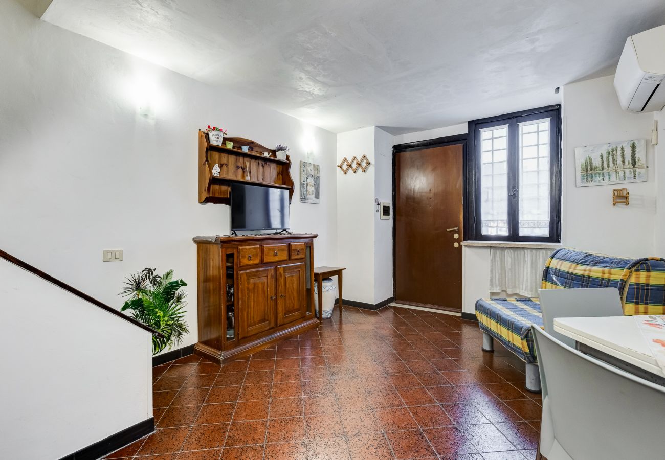 Appartamento a Roma - Charming Apartment with Garden, Parking & Metro