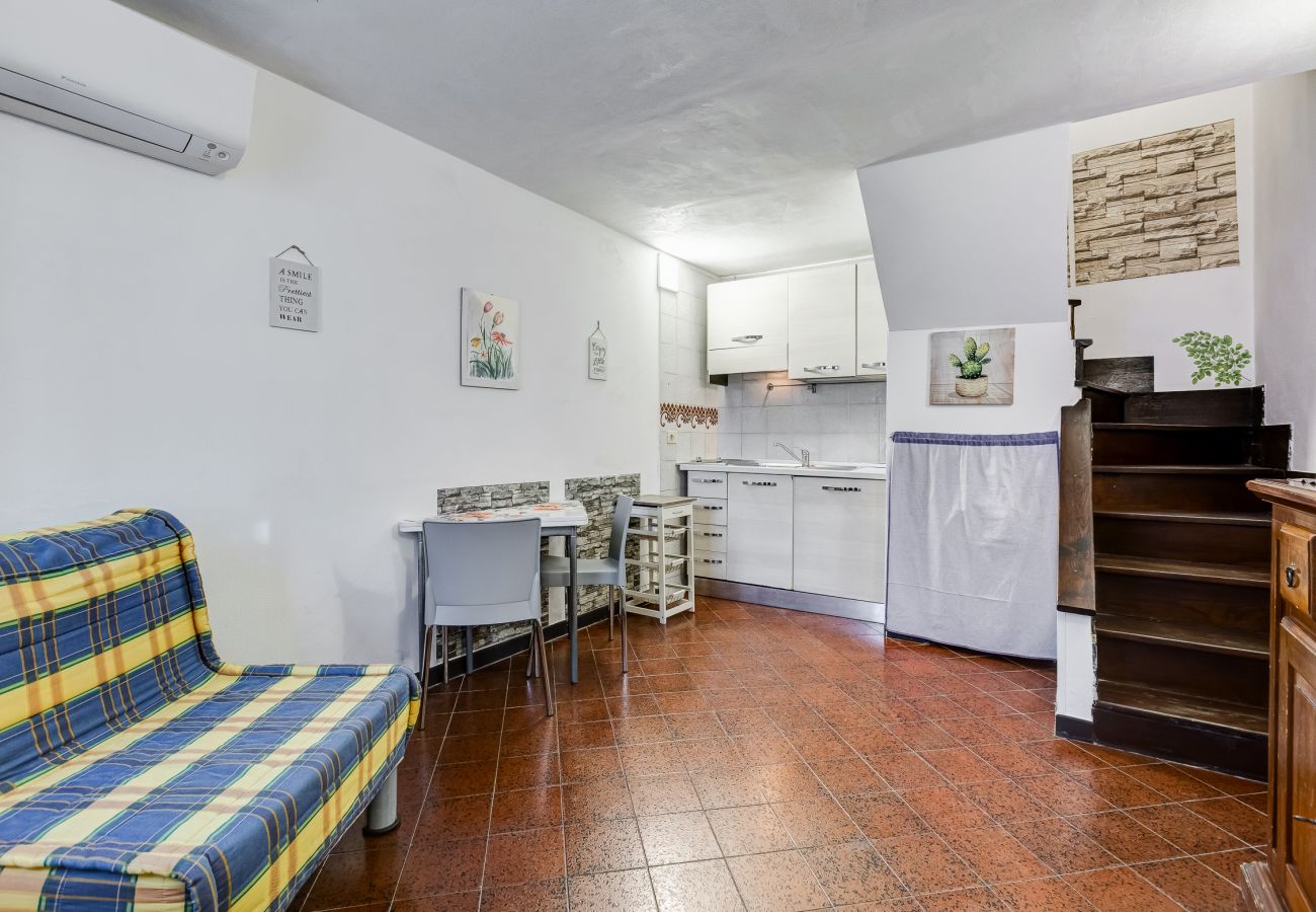 Appartamento a Roma - Charming Apartment with Garden, Parking & Metro