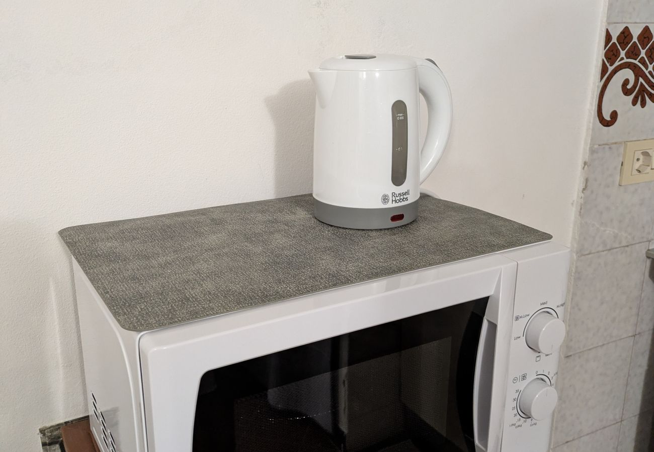 Appartamento a Roma - Charming Apartment with Garden, Parking & Metro