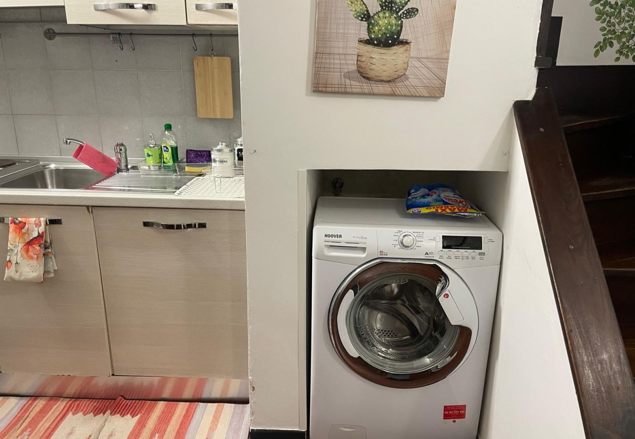 Appartamento a Roma - Charming Apartment with Garden, Parking & Metro