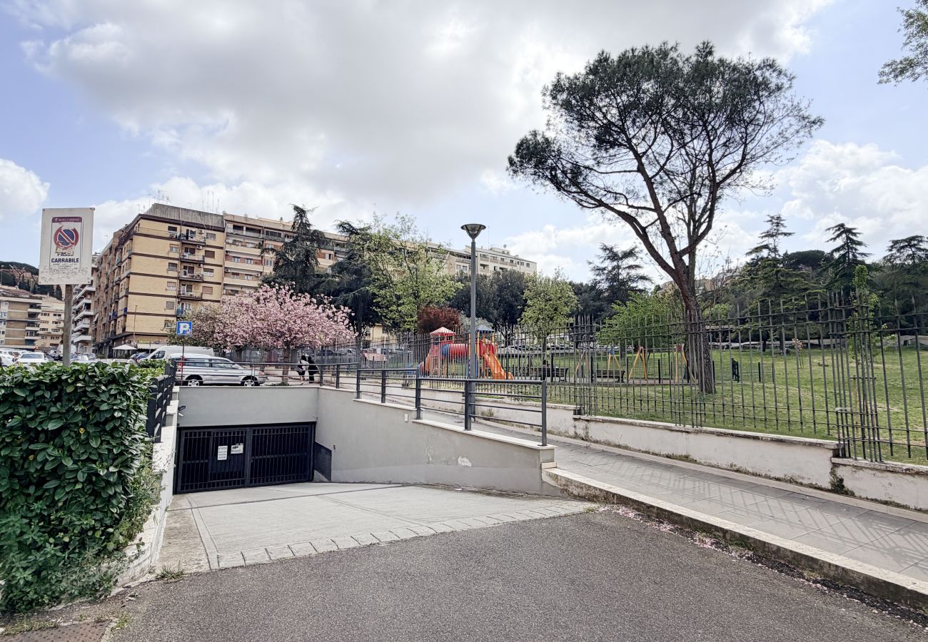 Appartamento a Roma - Modern 3-Bedroom Flat  w/ Private Garage and A/C