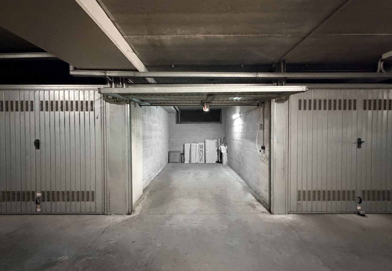 Appartamento a Roma - Modern 3-Bedroom Flat  w/ Private Garage and A/C