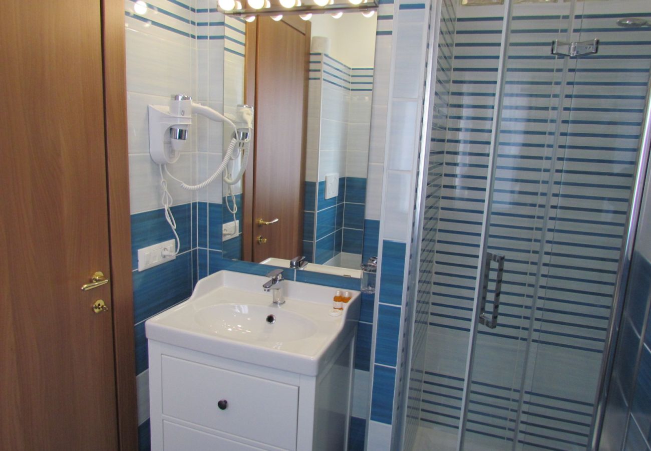 Appartamento a Roma - Vatican Flat- 2Bedrooms,2Ensuite Baths & Balcony