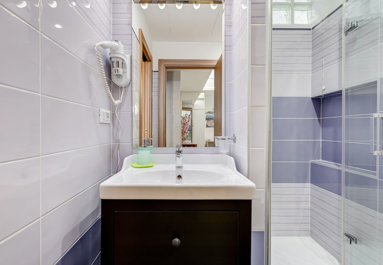 Appartamento a Roma - Vatican Flat- 2Bedrooms,2Ensuite Baths & Balcony