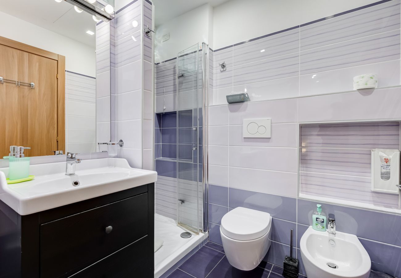 Appartamento a Roma - Vatican Flat- 2Bedrooms,2Ensuite Baths & Balcony