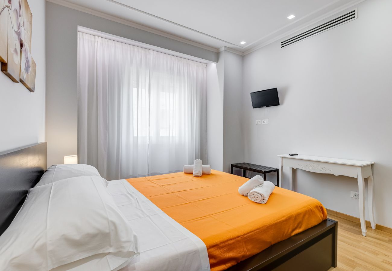 Appartamento a Roma - Vatican Flat- 2Bedrooms,2Ensuite Baths & Balcony