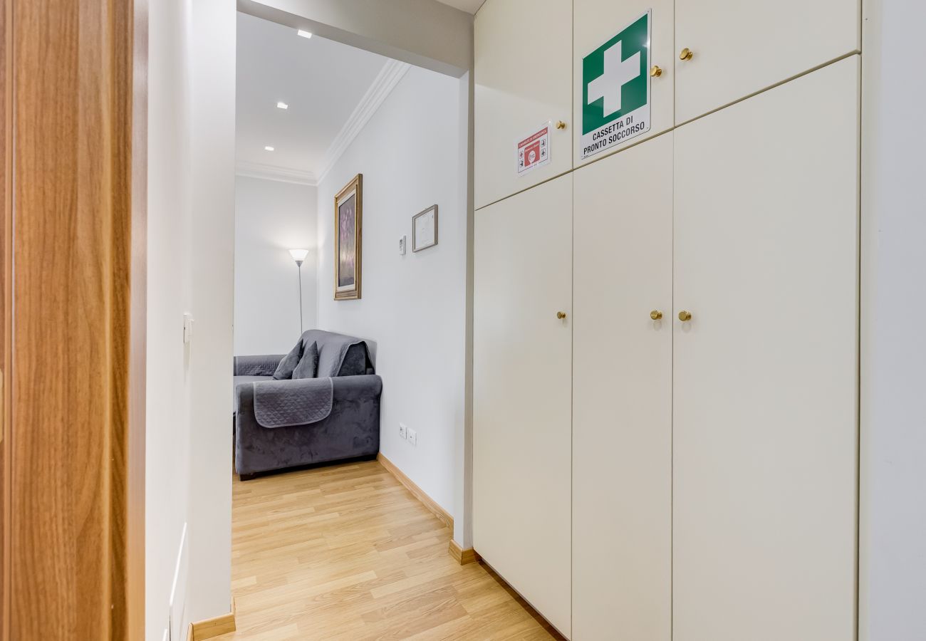 Appartamento a Roma - Vatican Flat- 2Bedrooms,2Ensuite Baths & Balcony