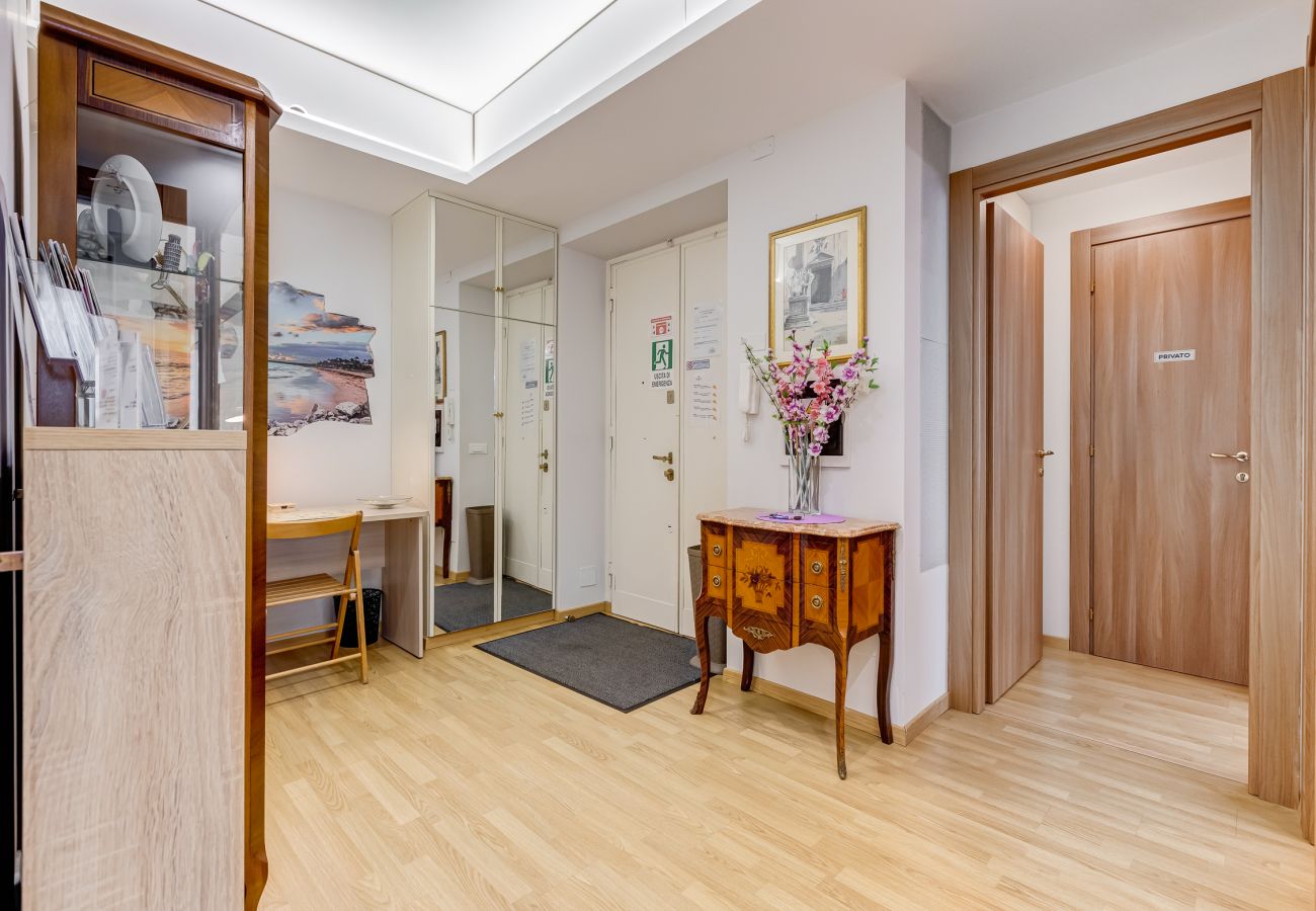 Appartamento a Roma - Vatican Flat- 2Bedrooms,2Ensuite Baths & Balcony
