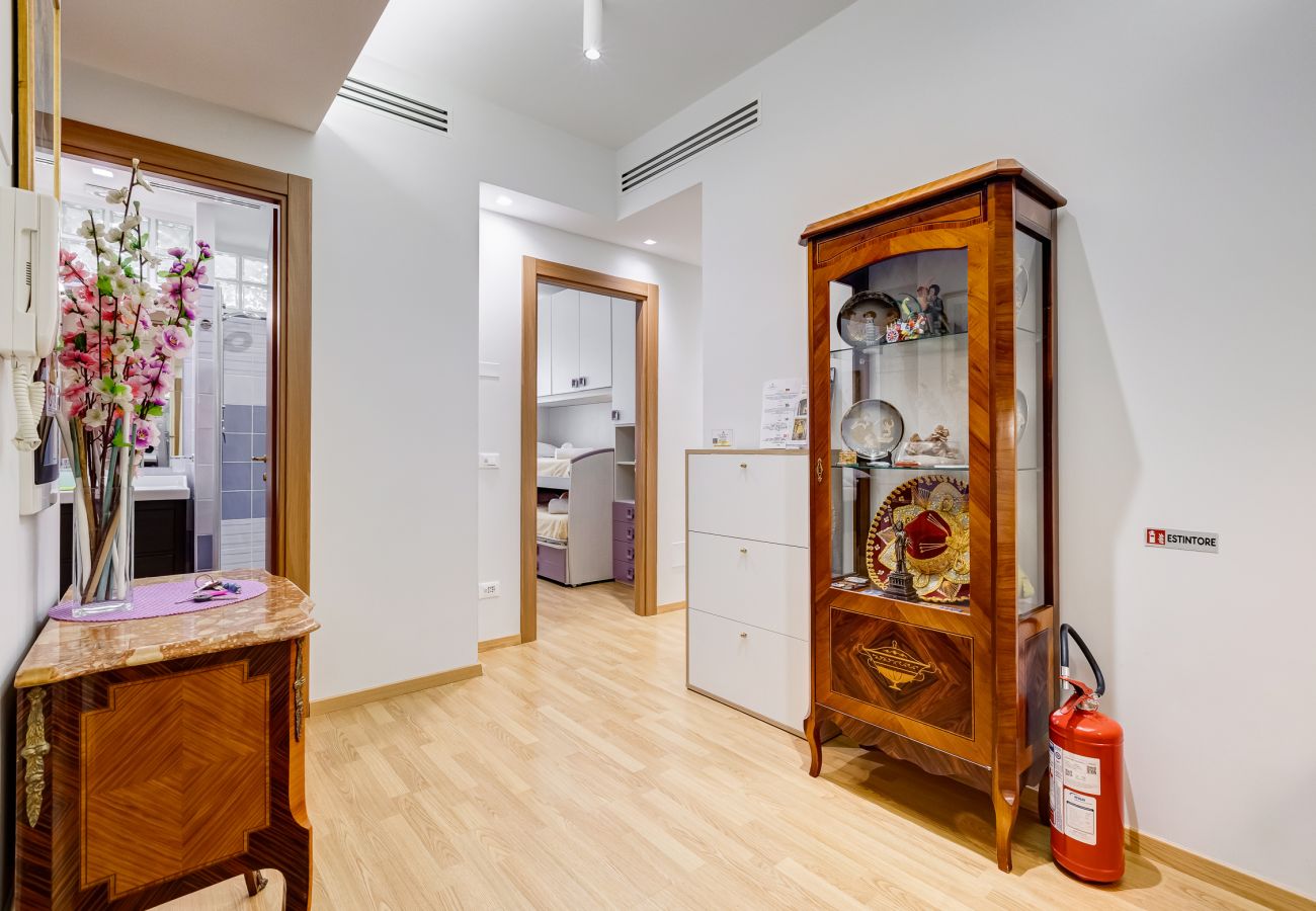 Appartamento a Roma - Vatican Flat- 2Bedrooms,2Ensuite Baths & Balcony