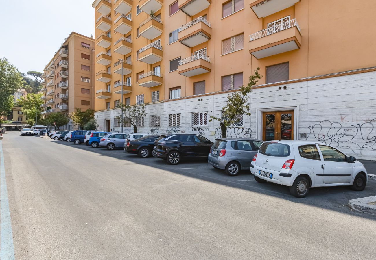 Appartamento a Roma - Vatican Flat- 2Bedrooms,2Ensuite Baths & Balcony