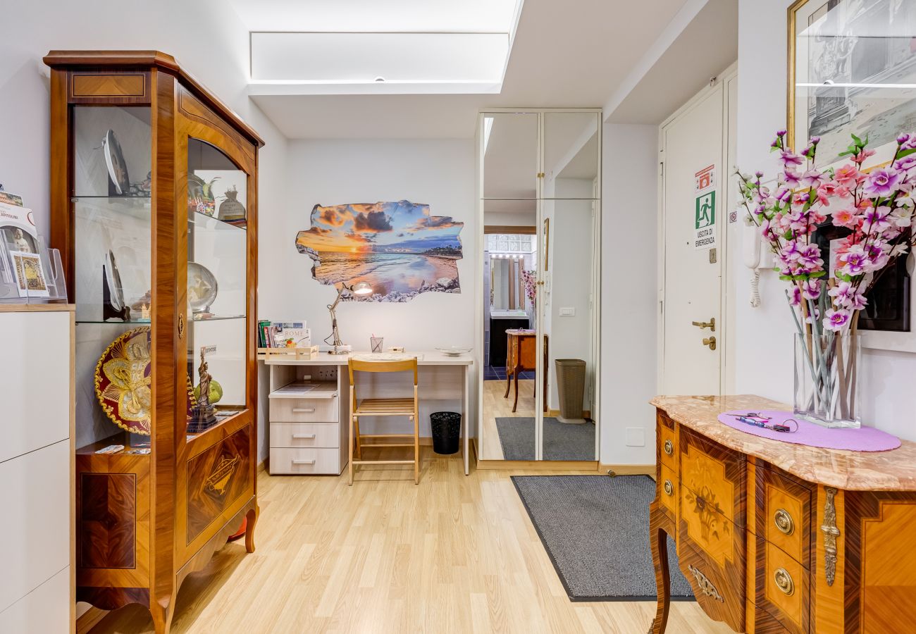 Appartamento a Roma - Vatican Flat- 2Bedrooms,2Ensuite Baths & Balcony