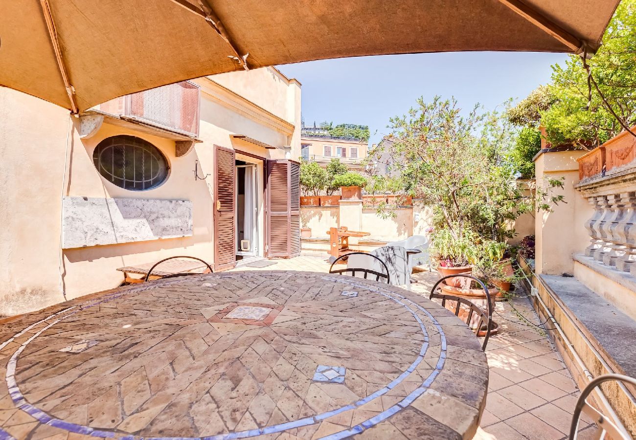 Apartment in Rome - Colosseum Terrace Apartment