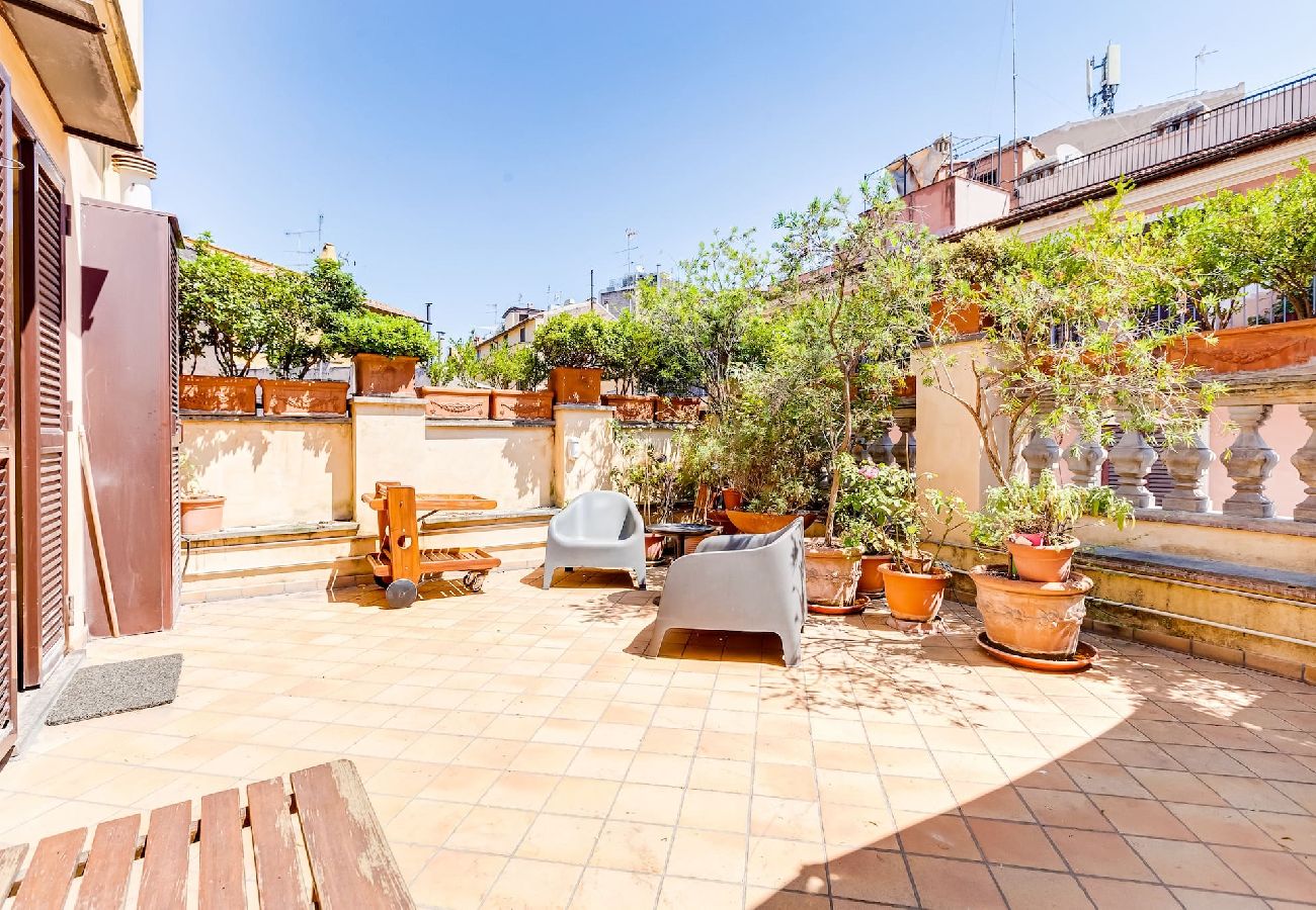 Apartment in Rome - Colosseum Terrace Apartment