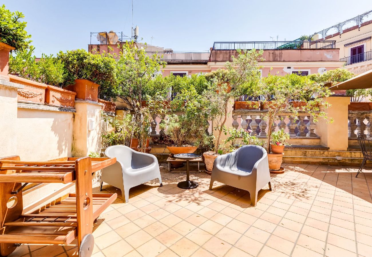 Apartment in Rome - Colosseum Terrace Apartment