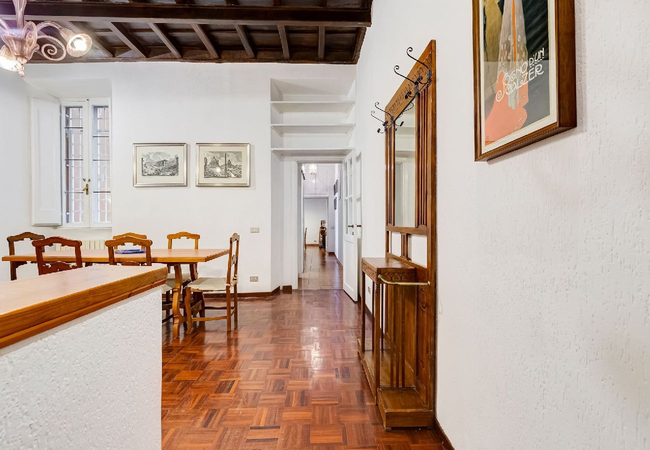 Apartment in Rome - Spanish Steps Spacious Apartment