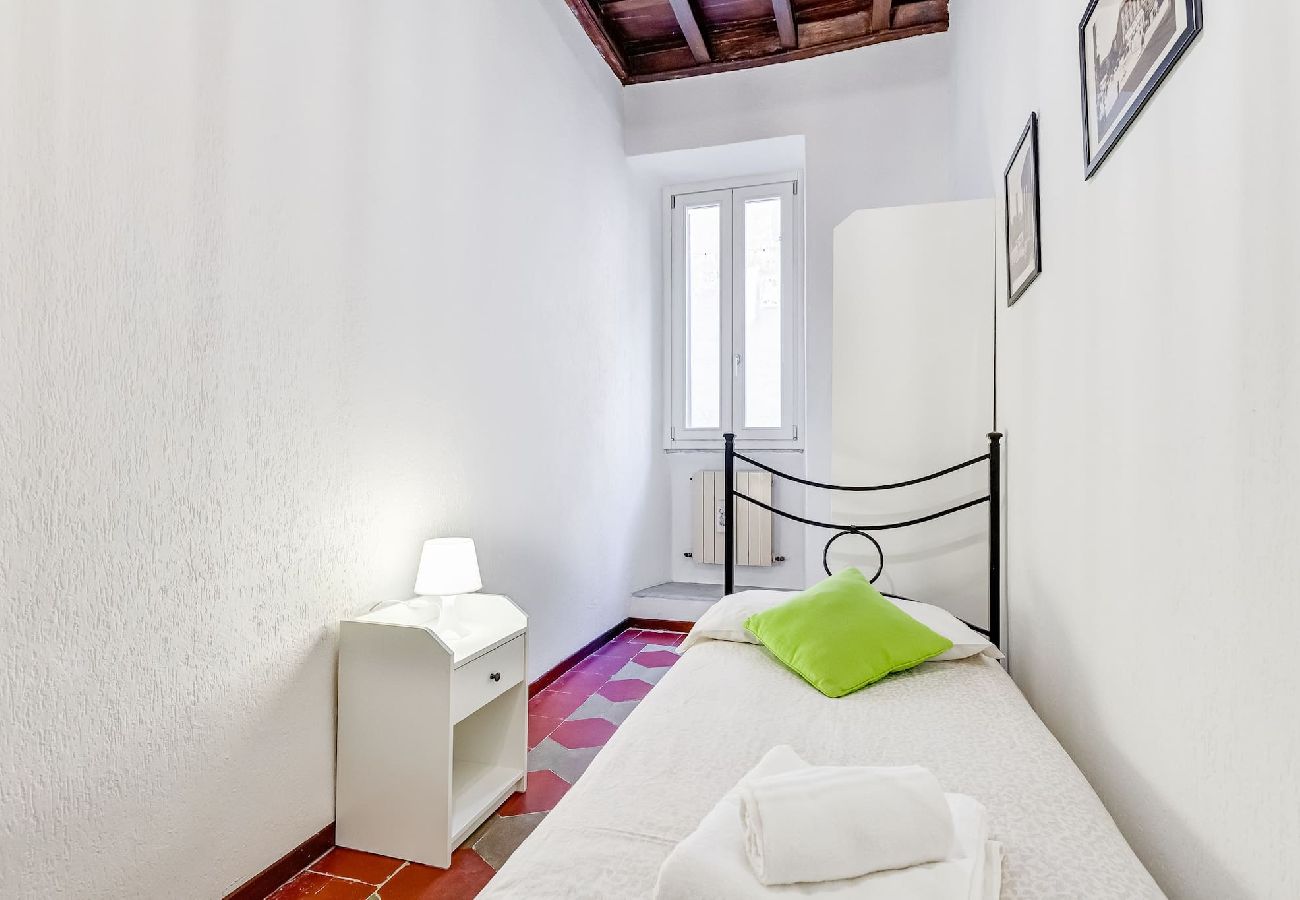 Apartment in Rome - Spanish Steps Spacious Apartment