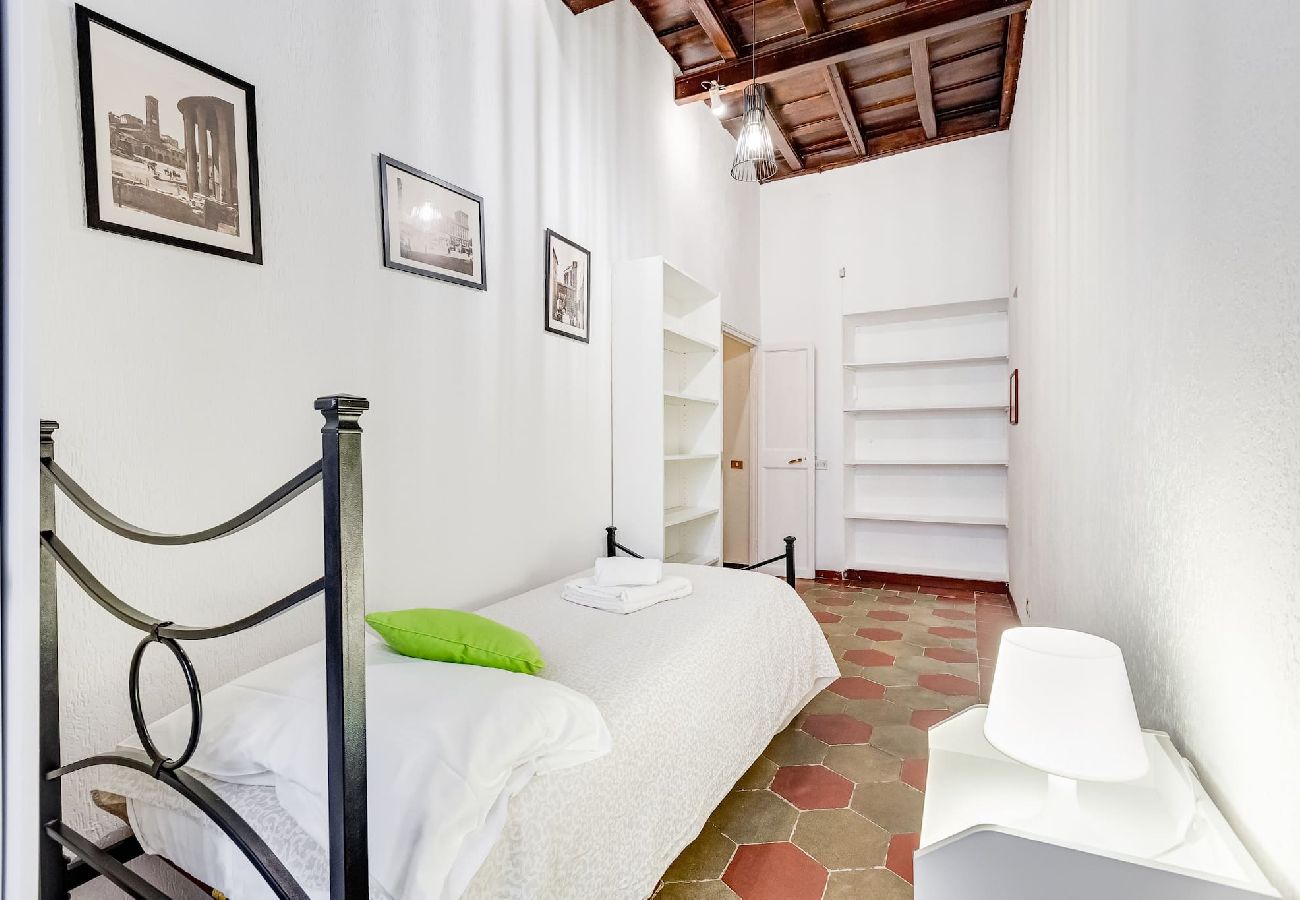 Apartment in Rome - Spanish Steps Spacious Apartment