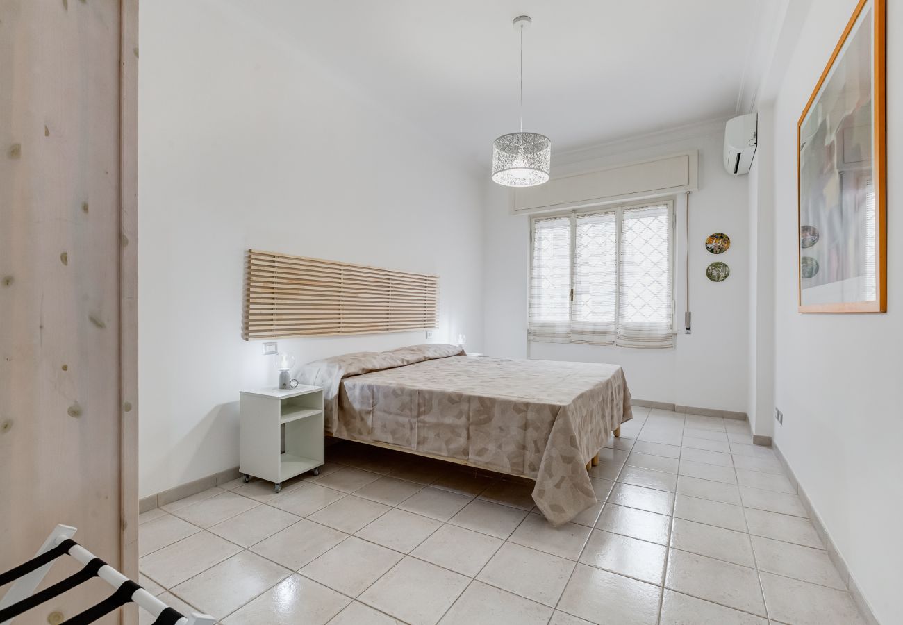 Apartment in Rome - Cozy 2-Bedroom Flat with Balcony in Monteverde