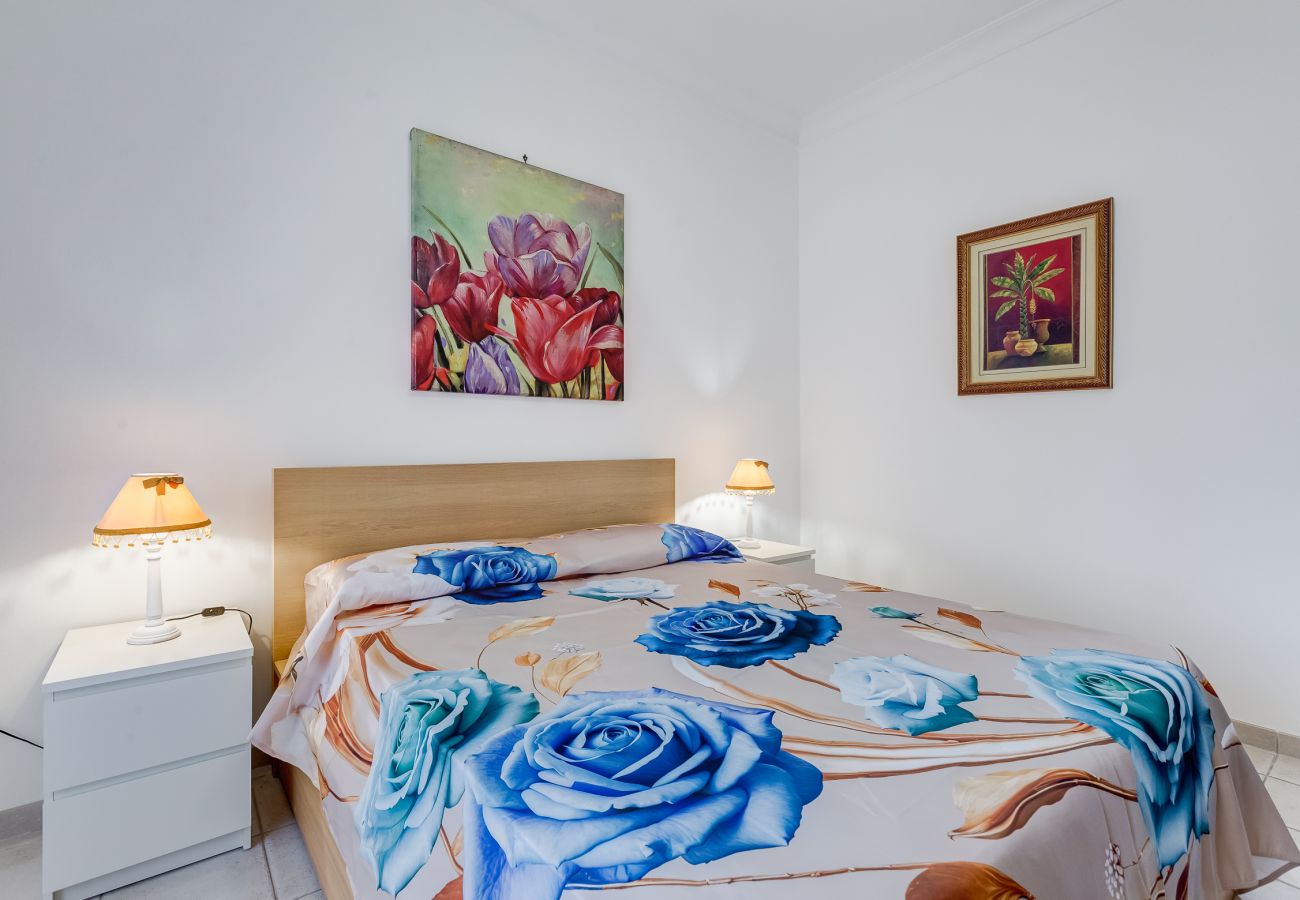 Apartment in Rome - Cozy 2-Bedroom Flat with Balcony in Monteverde