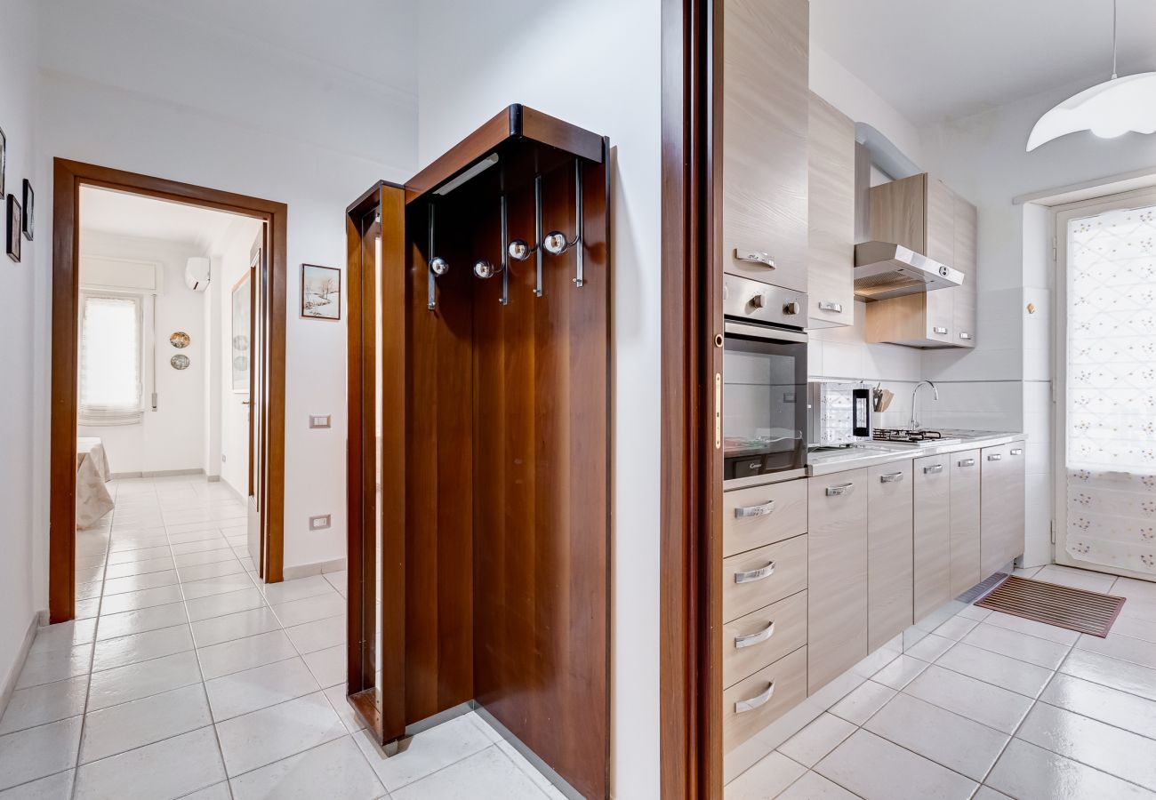 Apartment in Rome - Cozy 2-Bedroom Flat with Balcony in Monteverde