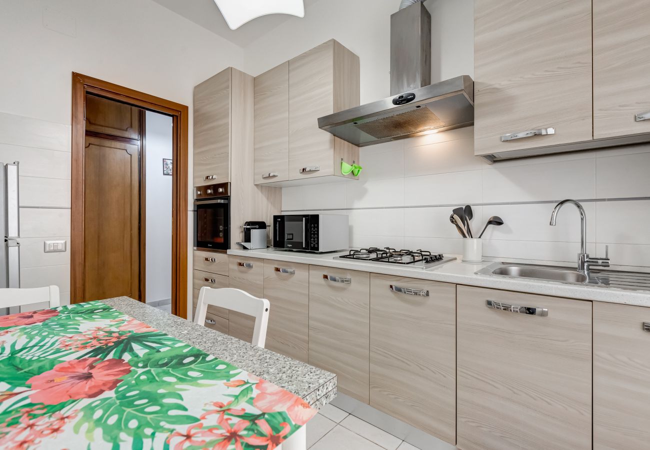 Apartment in Rome - Cozy 2-Bedroom Flat with Balcony in Monteverde