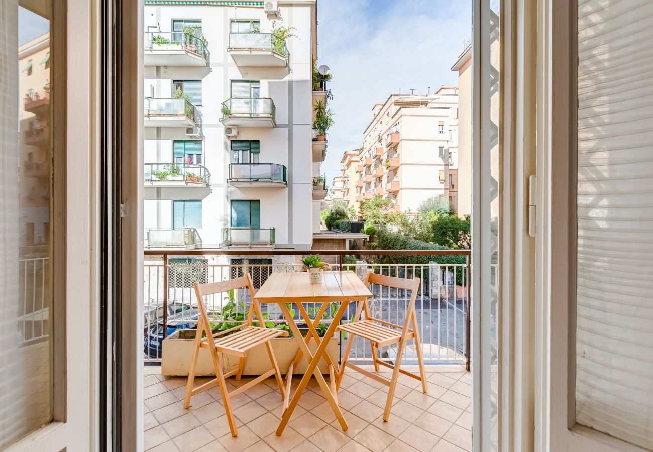 Apartment in Rome - Cozy 2-Bedroom Flat with Balcony in Monteverde