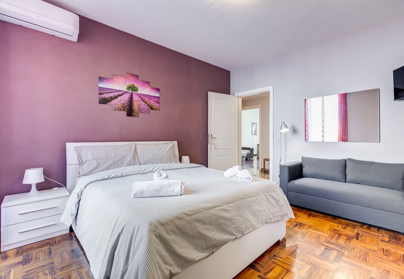 Apartment in Rome - Lux House Termini Station