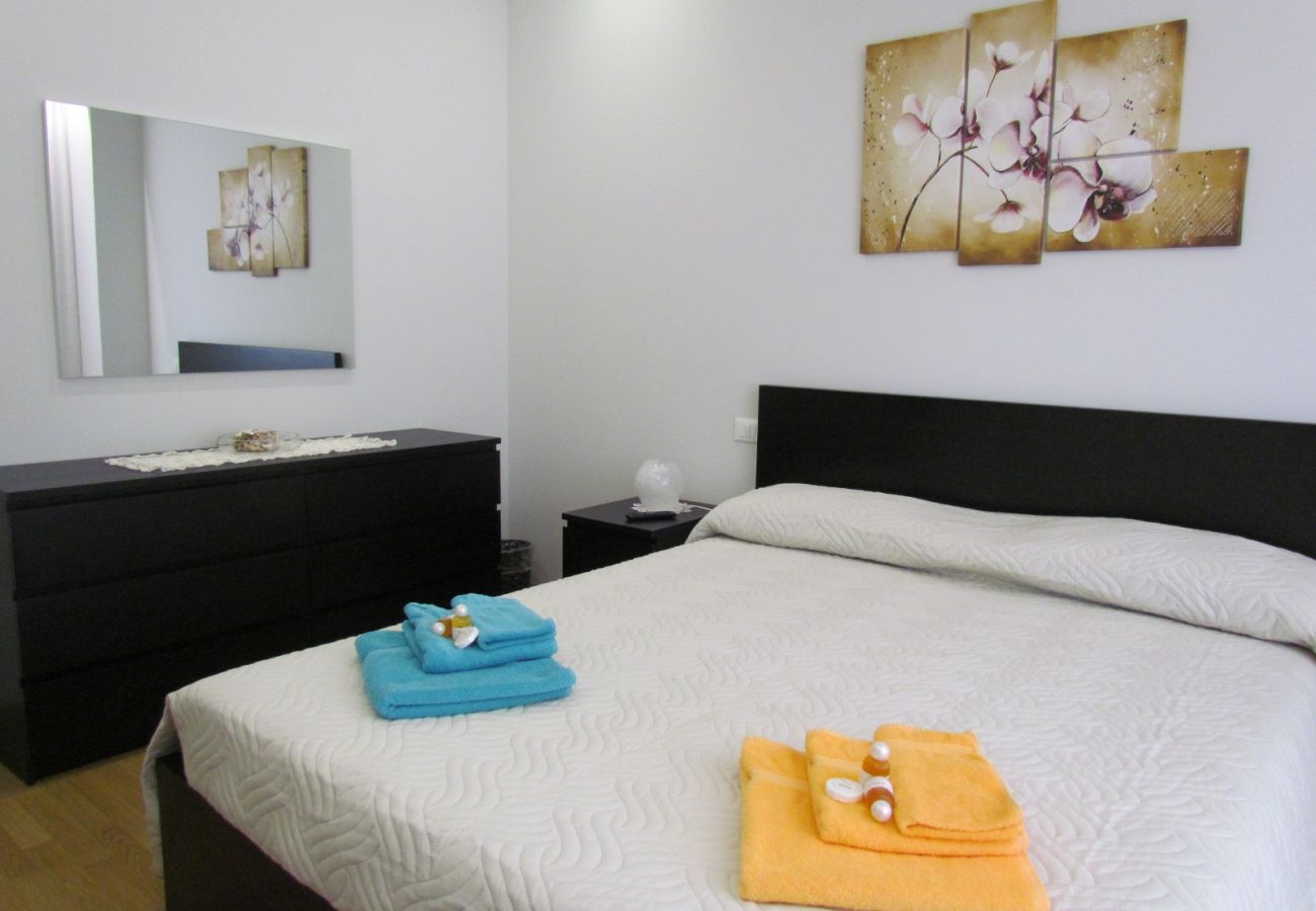 Apartment in Rome - Vatican Flat- 2Bedrooms,2Ensuite Baths & Balcony