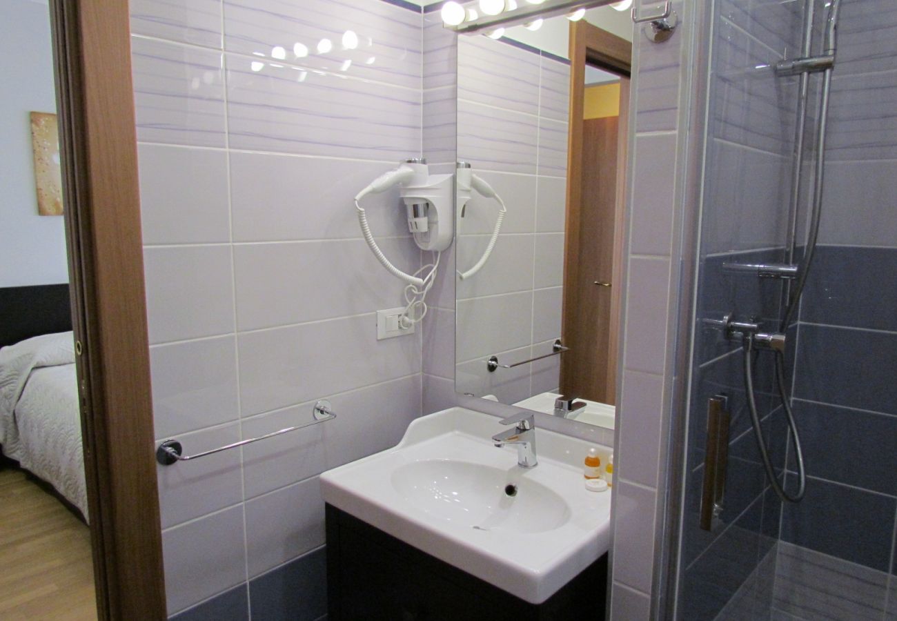 Apartment in Rome - Vatican Flat- 2Bedrooms,2Ensuite Baths & Balcony