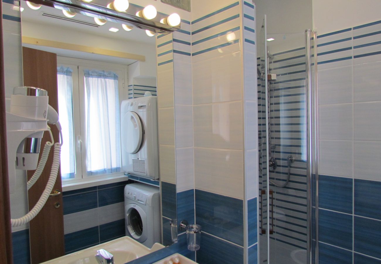 Apartment in Rome - Vatican Flat- 2Bedrooms,2Ensuite Baths & Balcony