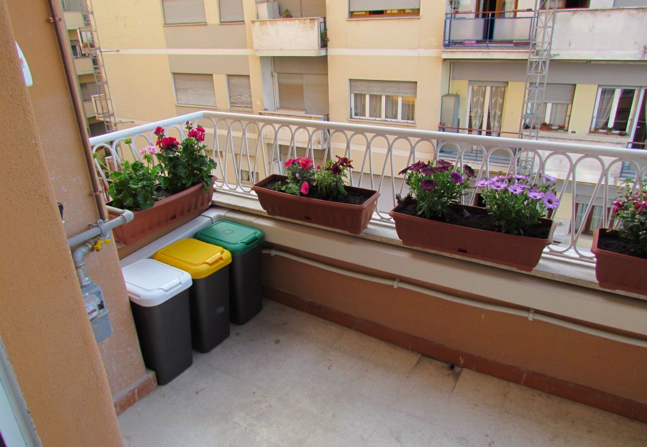 Apartment in Rome - Vatican Flat- 2Bedrooms,2Ensuite Baths & Balcony