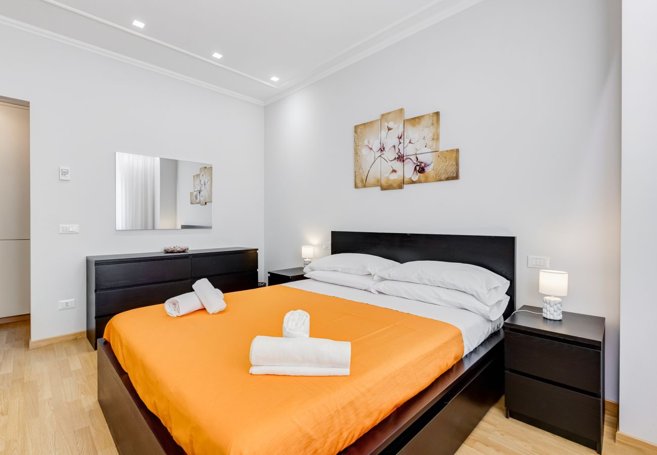 Apartment in Rome - Vatican Flat- 2Bedrooms,2Ensuite Baths & Balcony