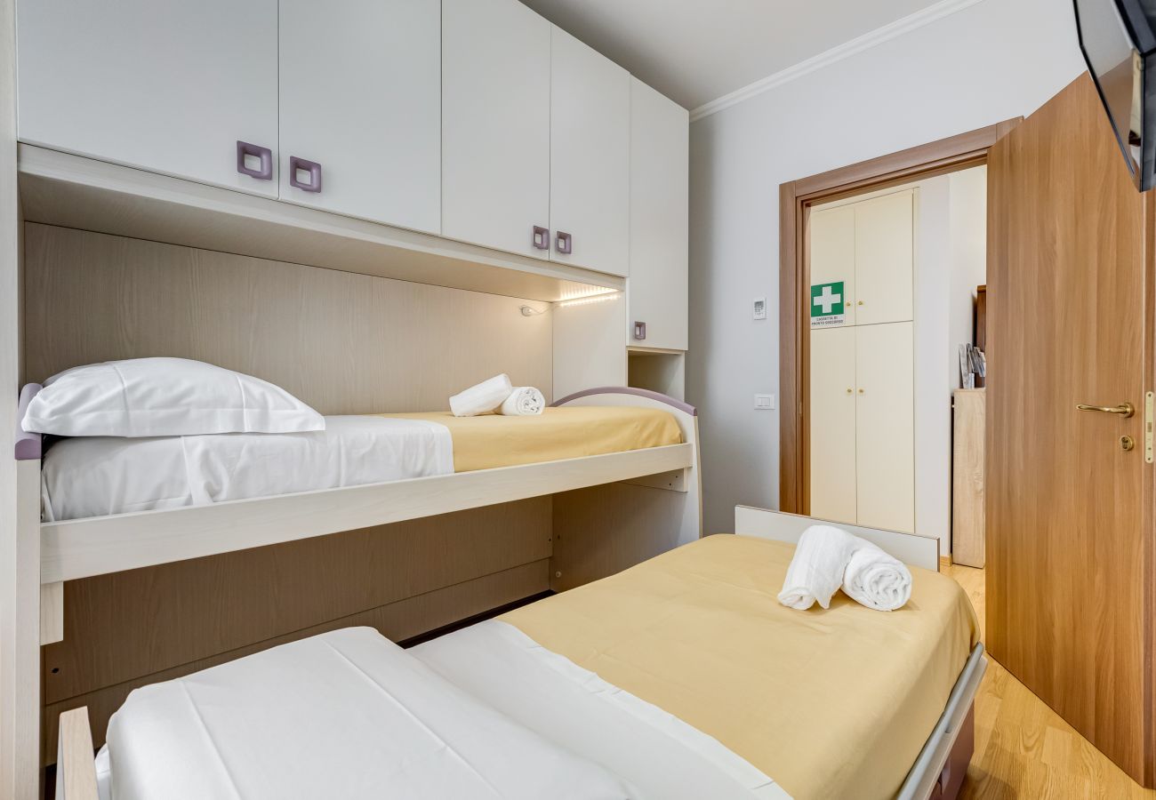 Apartment in Rome - Vatican Flat- 2Bedrooms,2Ensuite Baths & Balcony