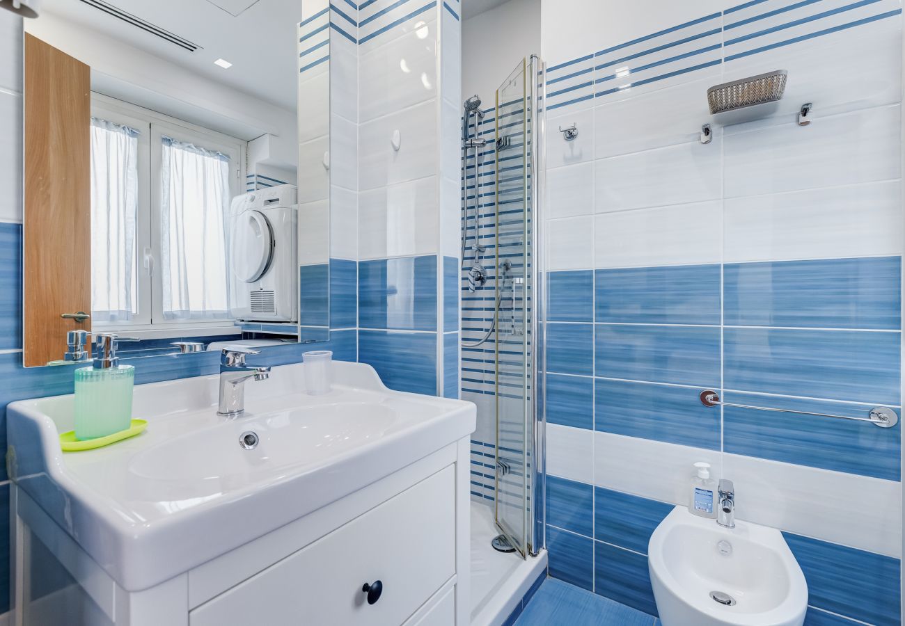 Apartment in Rome - Vatican Flat- 2Bedrooms,2Ensuite Baths & Balcony