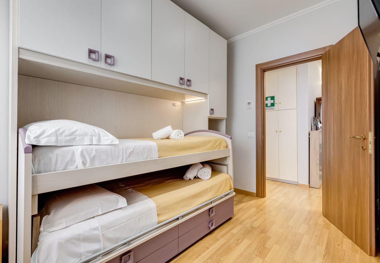 Apartment in Rome - Vatican Flat- 2Bedrooms,2Ensuite Baths & Balcony