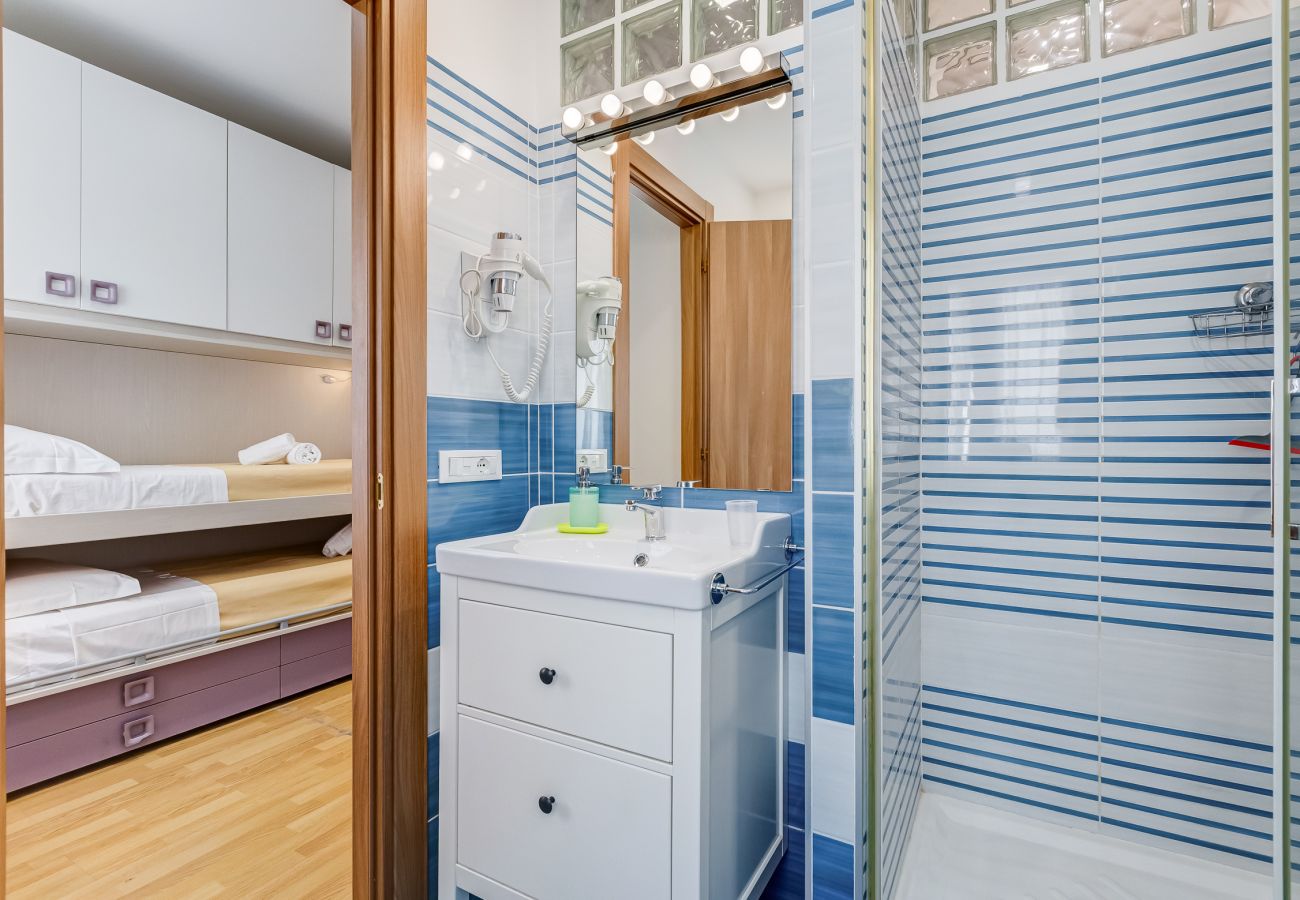 Apartment in Rome - Vatican Flat- 2Bedrooms,2Ensuite Baths & Balcony