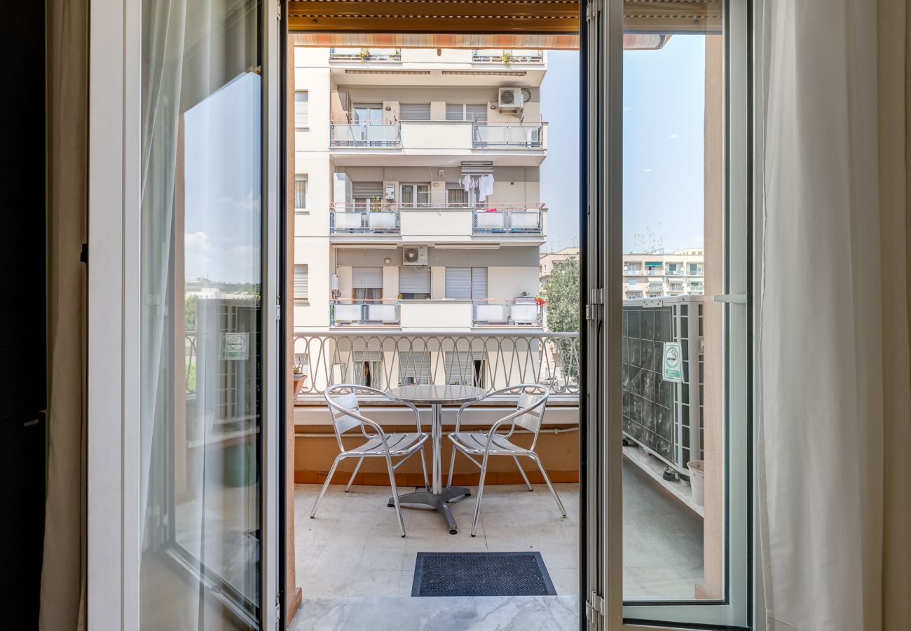 Apartment in Rome - Vatican Flat- 2Bedrooms,2Ensuite Baths & Balcony