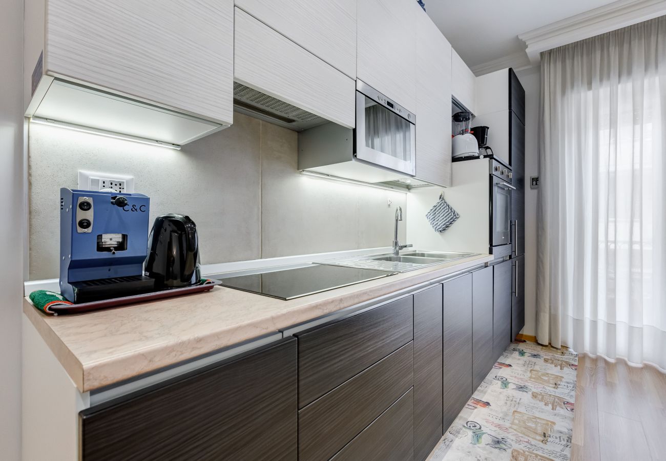 Apartment in Rome - Vatican Flat- 2Bedrooms,2Ensuite Baths & Balcony