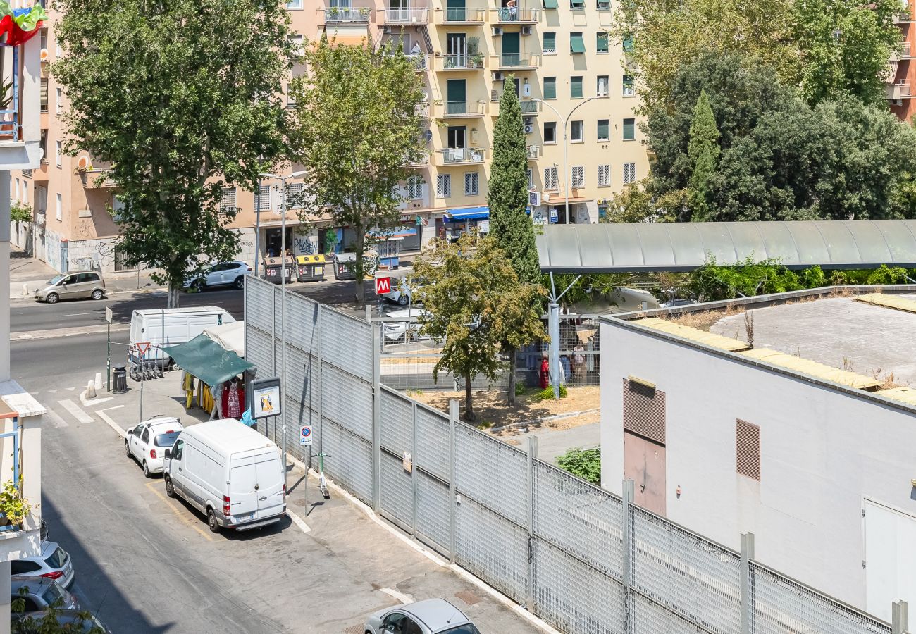 Apartment in Rome - Vatican Flat- 2Bedrooms,2Ensuite Baths & Balcony